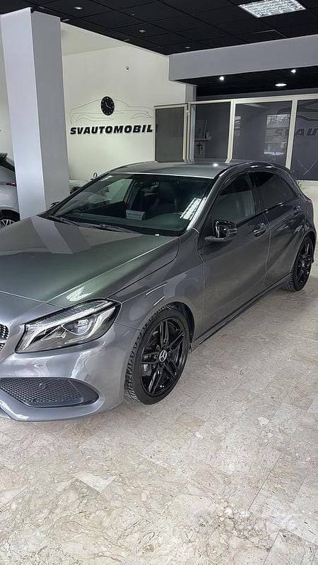 Usata Mercedes A180 Premium 108 CV (79 kW) 2016 Grigio Berlina
