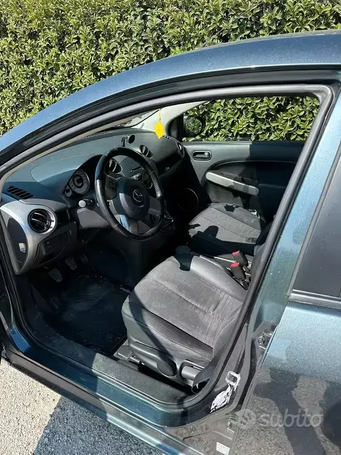 Usata Mazda 2 68 CV (50 kW) 2008 Grigio Utilitaria