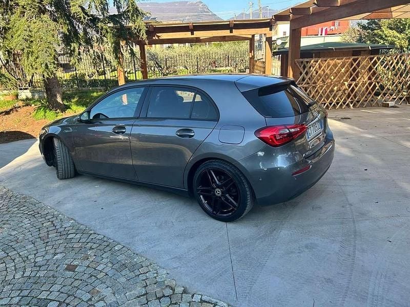 Begagnad Mercedes A180 Premium 116 HK (85 kW) 2020 Grå Sedan