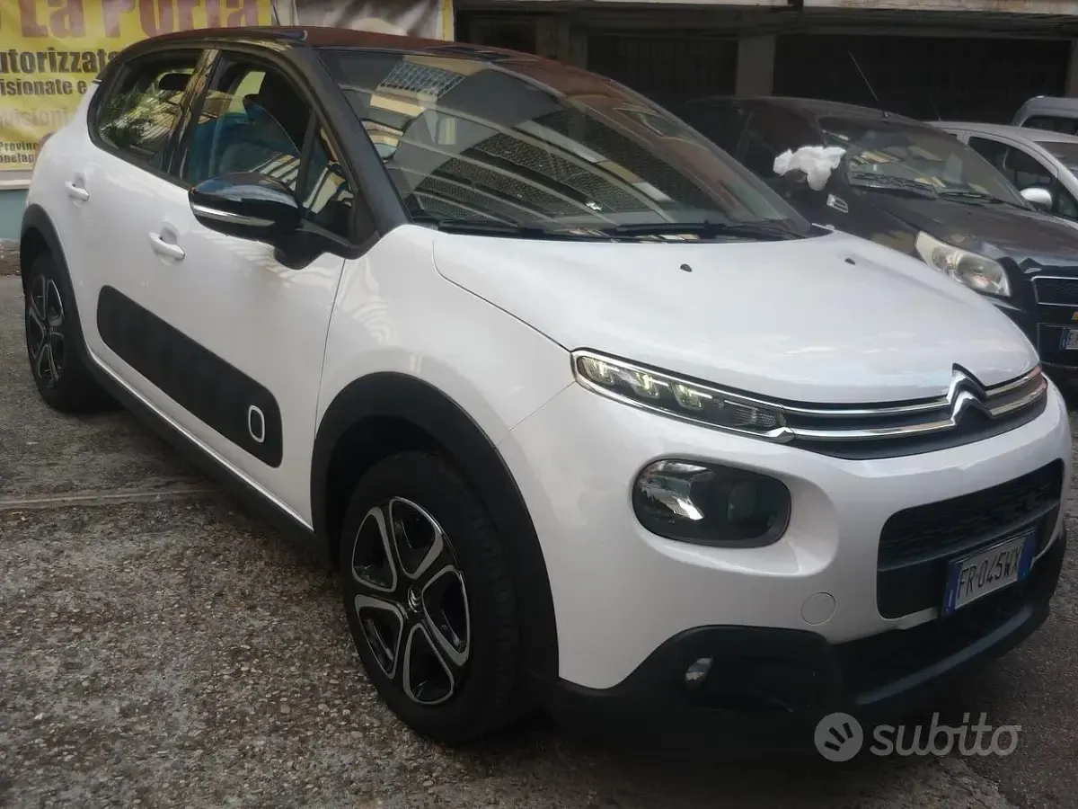 Usata Citroën C3 PureTech 83 CV (61 kW) 2018 Doppio colore bianco/nero Utilitaria