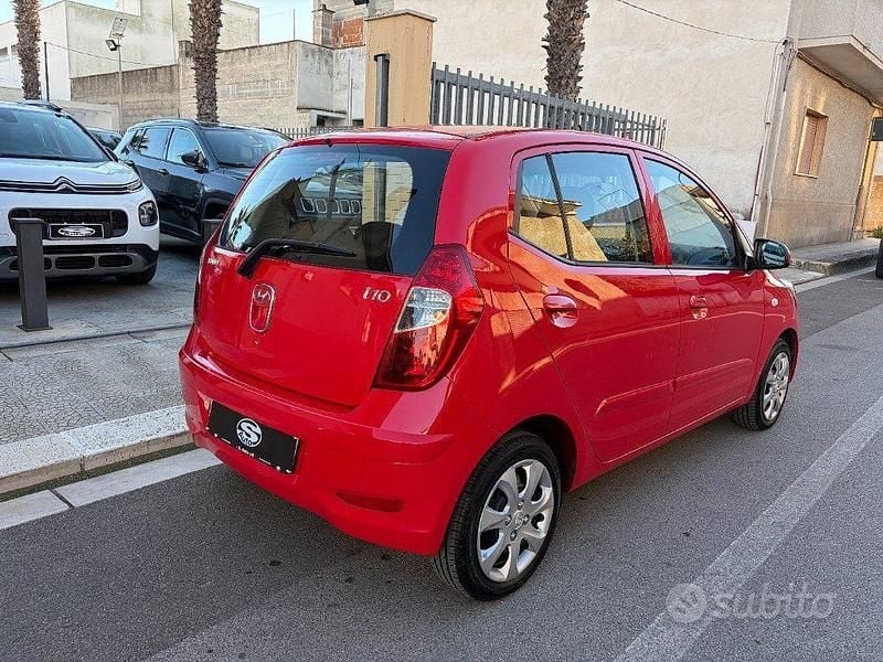 Usata Hyundai i10 Classic 69 CV (50 kW) 2013 Rosso Utilitaria