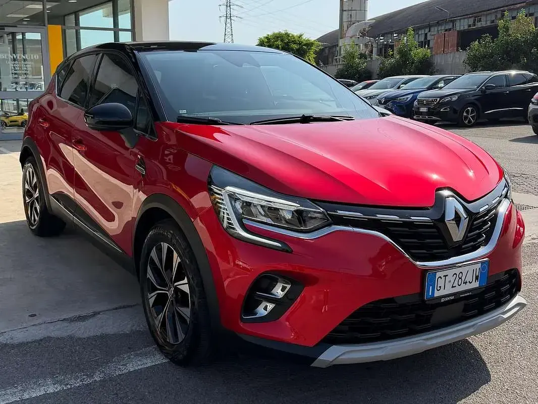Usata Renault Captur Techno 101 CV (74 kW) 2024 Rosso SUV