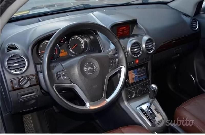 Usata Opel Antara Cosmo 150 CV (110 kW) 2007 Marrone SUV