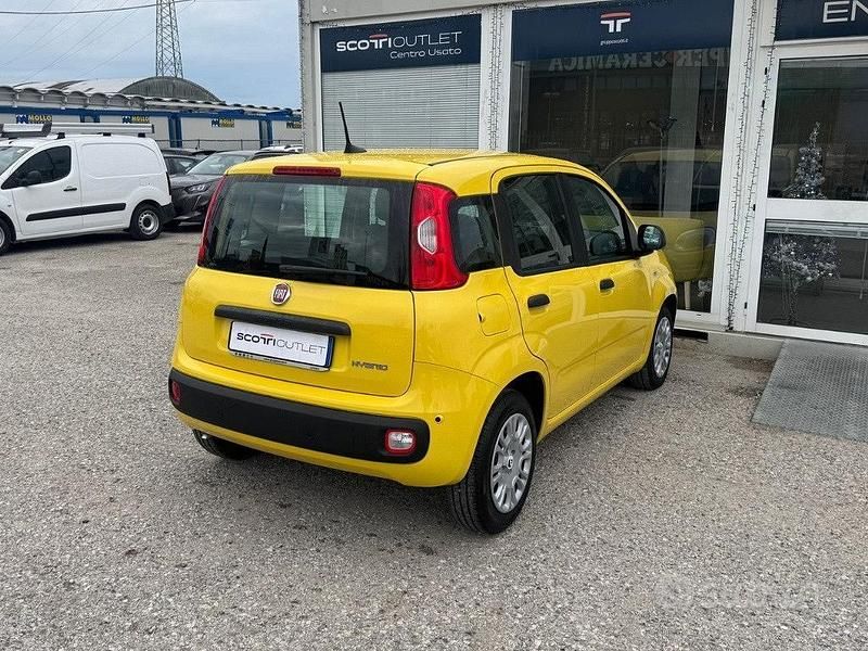 Nuova Fiat Panda Icon 70 CV (51 kW) 2025 Giallo Berlina