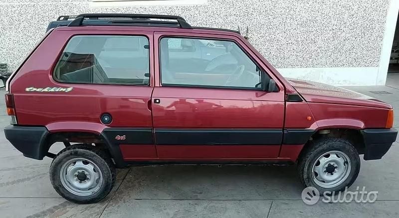 Usata Fiat Panda 4x4 Trekking 54 CV (39 kW) 1997 Rosso Utilitaria