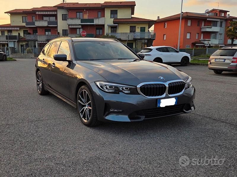 Usata BMW 320 Sport Line 190 CV (139 kW) 2020 Grigio Station wagon