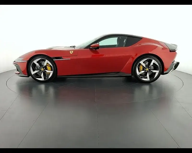 Usata Ferrari 12 Cilindri 829 CV (609 kW) 2025 Rosso Coupé