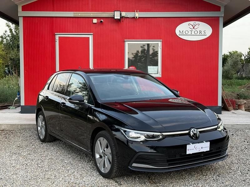 Nero Usata 2022 VW Golf Style Tre volumi | 22.990 € (Cara) - Immagine 1/4