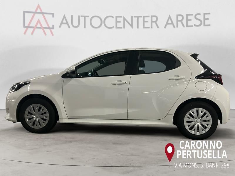 Usata Toyota Yaris Hybrid Active 92 CV (67 kW) 2025 Bianco Utilitaria