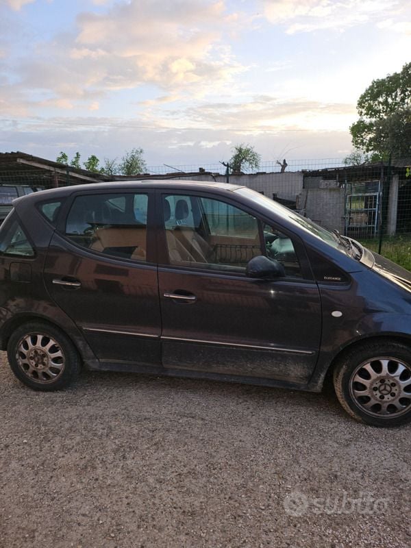 Usata Mercedes A160 102 CV (75 kW) 2001 Nero Berlina