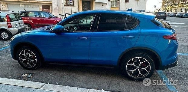 Usata Alfa Romeo Stelvio Executive 210 CV (154 kW) 2018 Blu SUV
