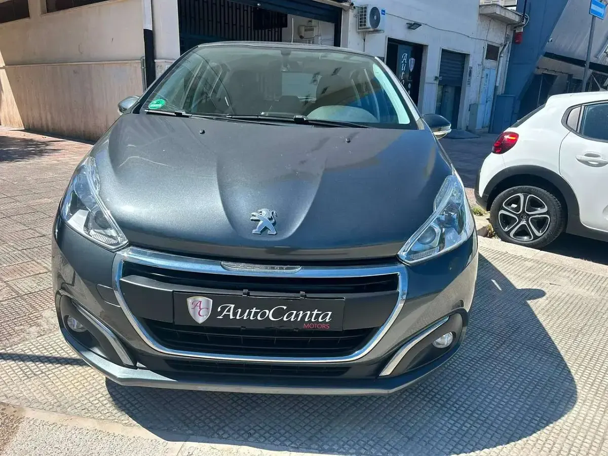 Usata Peugeot 208 Active 99 CV (72 kW) 2015 Other Utilitaria