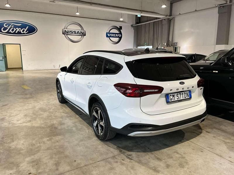 Usata Ford Focus Active 125 CV (91 kW) 2023 Frozen white Station wagon