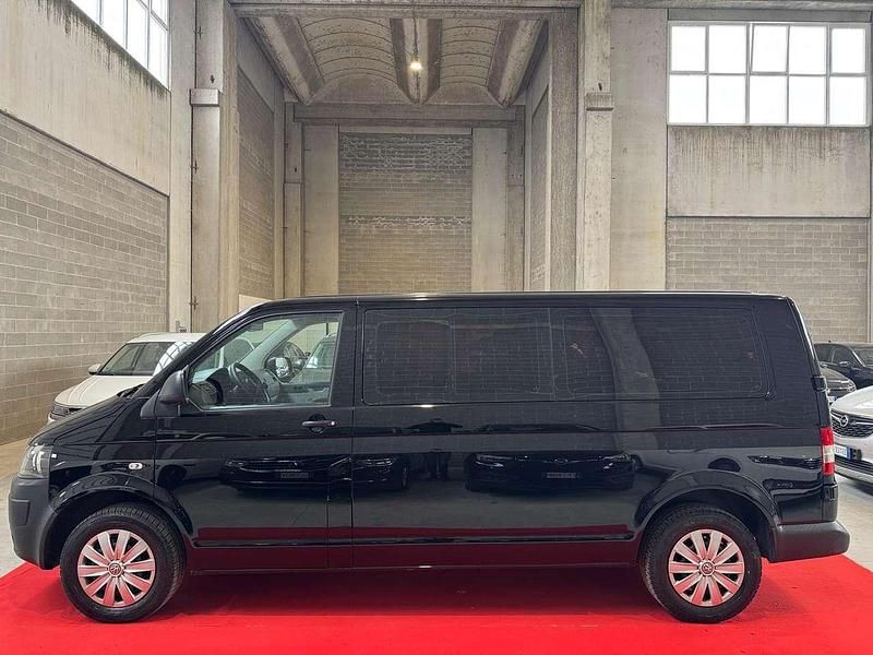 Usata VW Caravelle 140 CV (102 kW) 2013 Nero Furgone