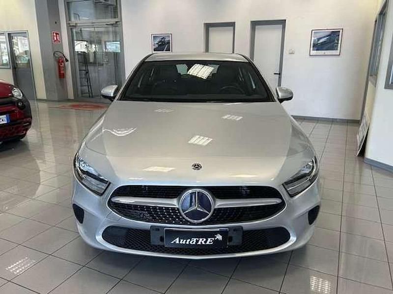 Occasion Mercedes A160 Business 109 ch (80 kW) 2019 Argent Berline