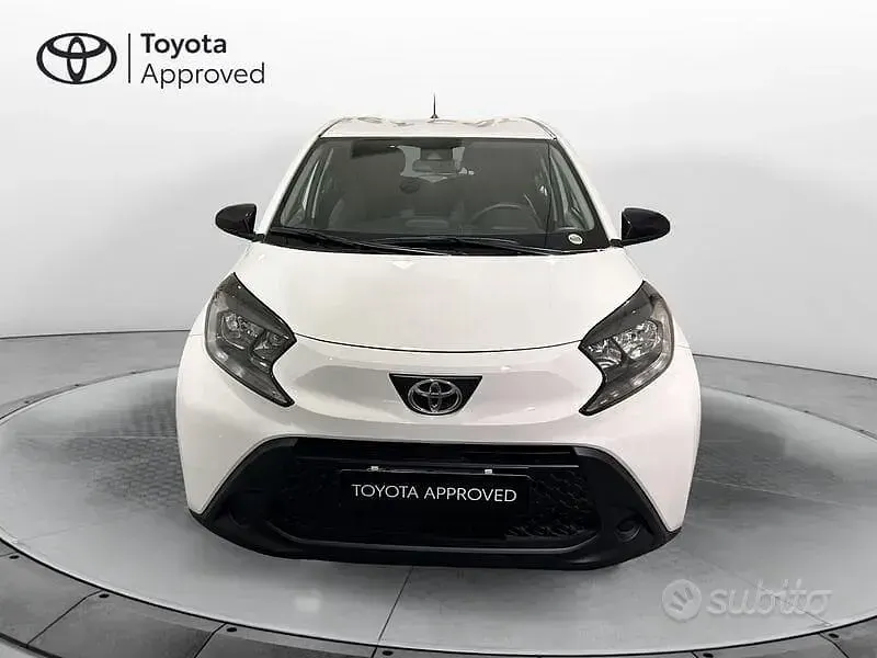 Second-hand Toyota Aygo X Active 72 CP (52 kW) 2024 Alb SUV