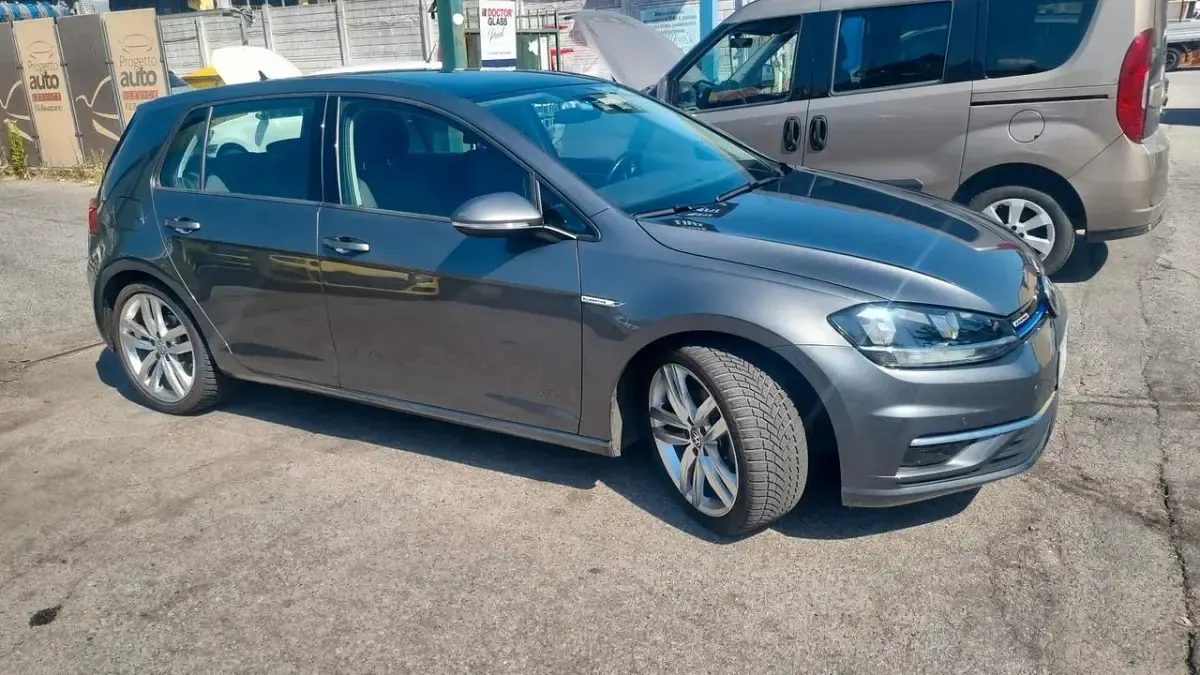 Usata VW Golf VII Executive 130 CV (95 kW) 2019 Argento Berlina