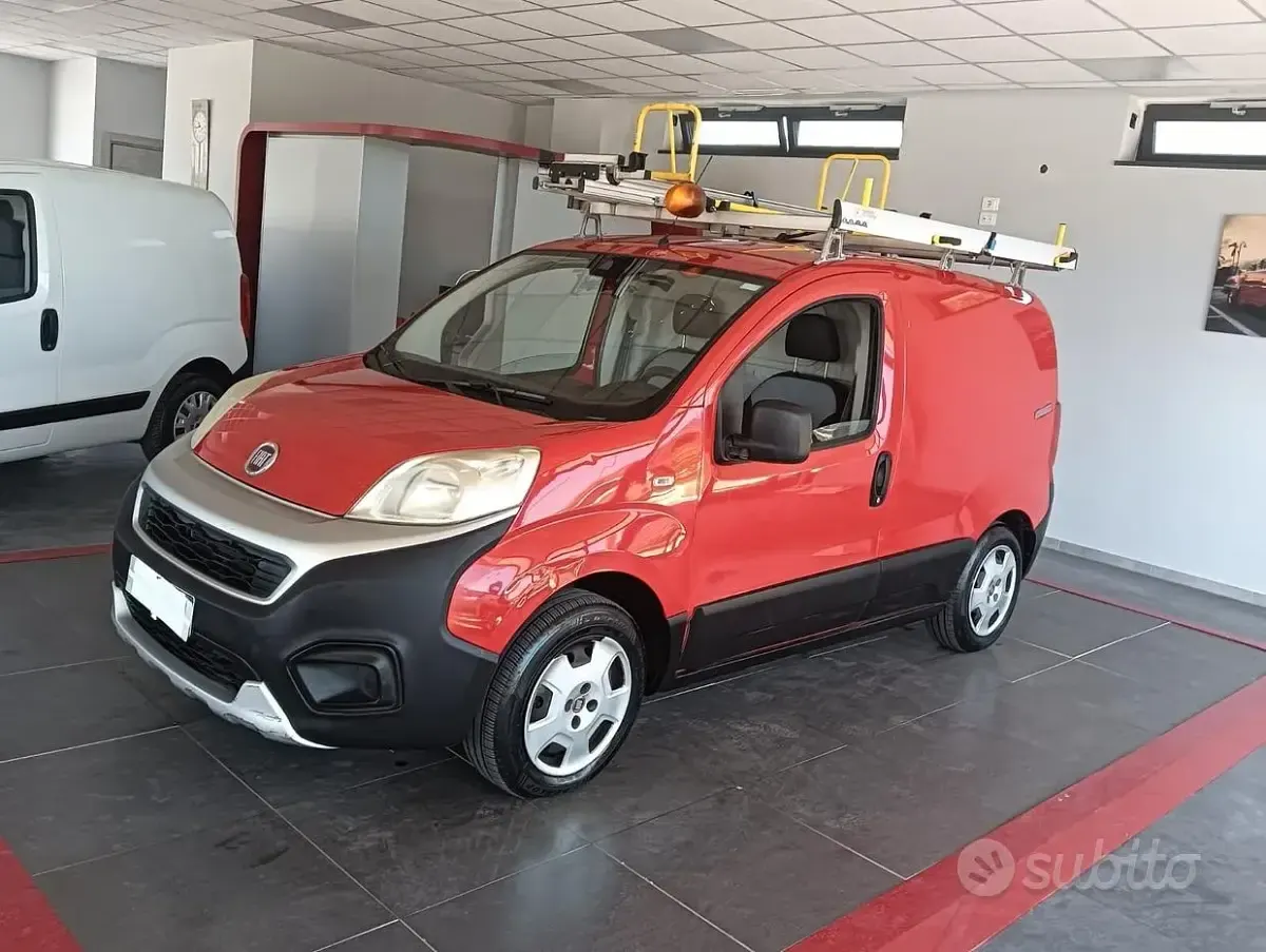 Usata Fiat Fiorino 95 CV (69 kW) 2016 Rosso Monovolume