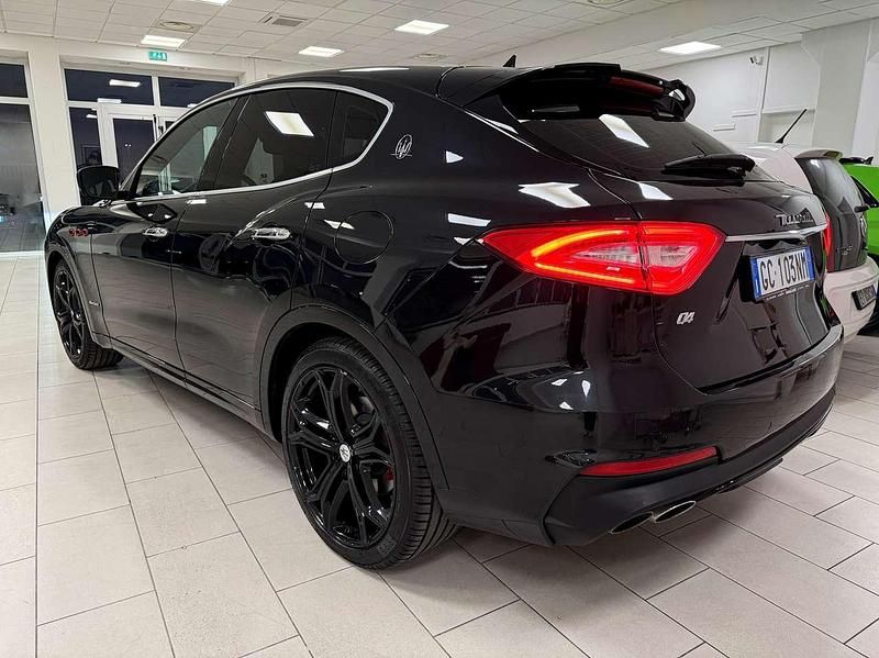 Usata Maserati Levante 349 CV (256 kW) 2020 Nero SUV