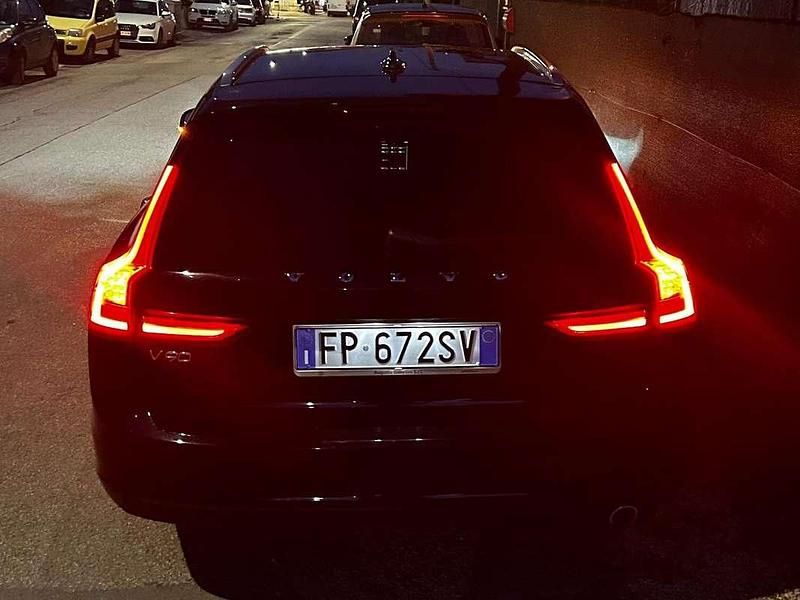 Begagnad Volvo V90 Business Edition 190 HK (139 kW) 2018 Svart Kombi