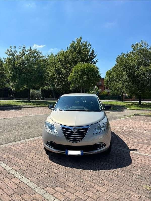 Usata Lancia Ypsilon Silver 80 CV (58 kW) 2011 Bronzo Utilitaria
