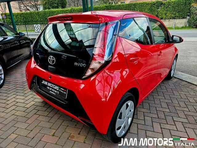 Usata Toyota Aygo X-play 69 CV (50 kW) 2016 Rosso pastello Utilitaria
