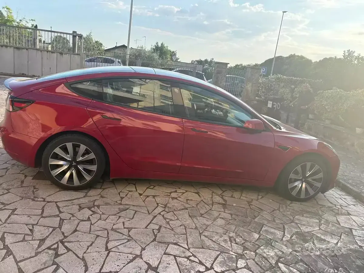 Usata Tesla Model 3 Standard Range 88 kW (120 CV) 2021 Rosso Berlina