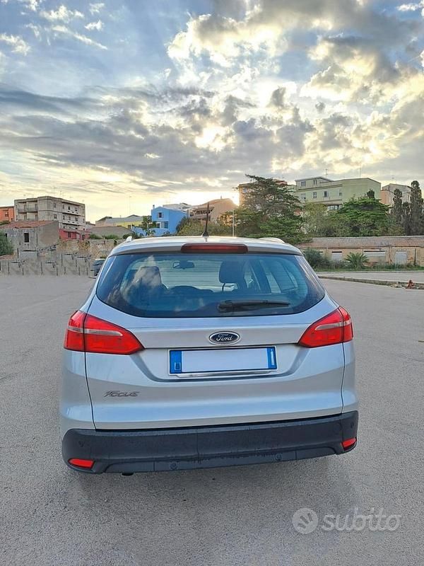 Usata Ford Focus 120 CV (88 kW) 2016 Grigio
