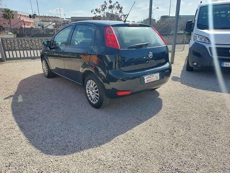Usata Fiat Punto 77 CV (56 kW) 2017 Blu Utilitaria