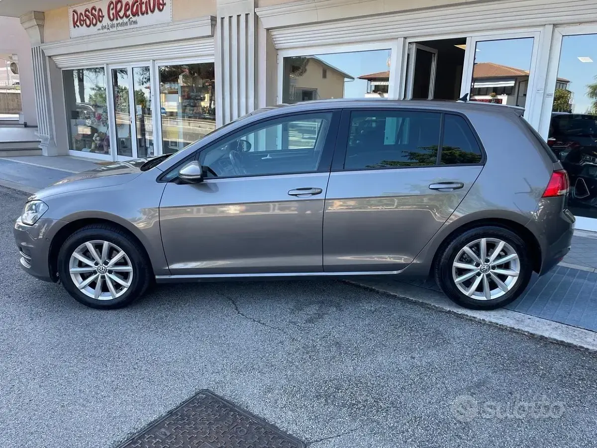 Usata VW Golf VII LOUNGE 110 CV (80 kW) 2015 Grigio Berlina