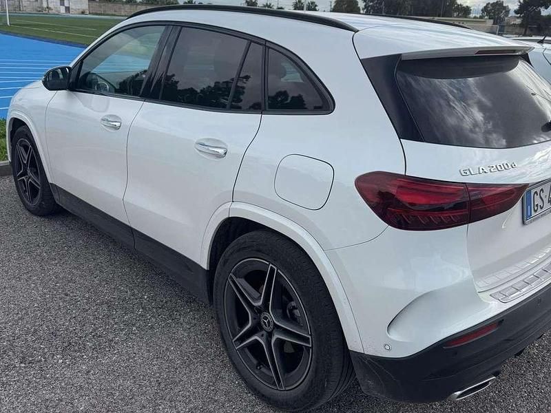 Usata Mercedes GLA200 AMG Line Premium 150 CV (110 kW) 2023 Bianco SUV