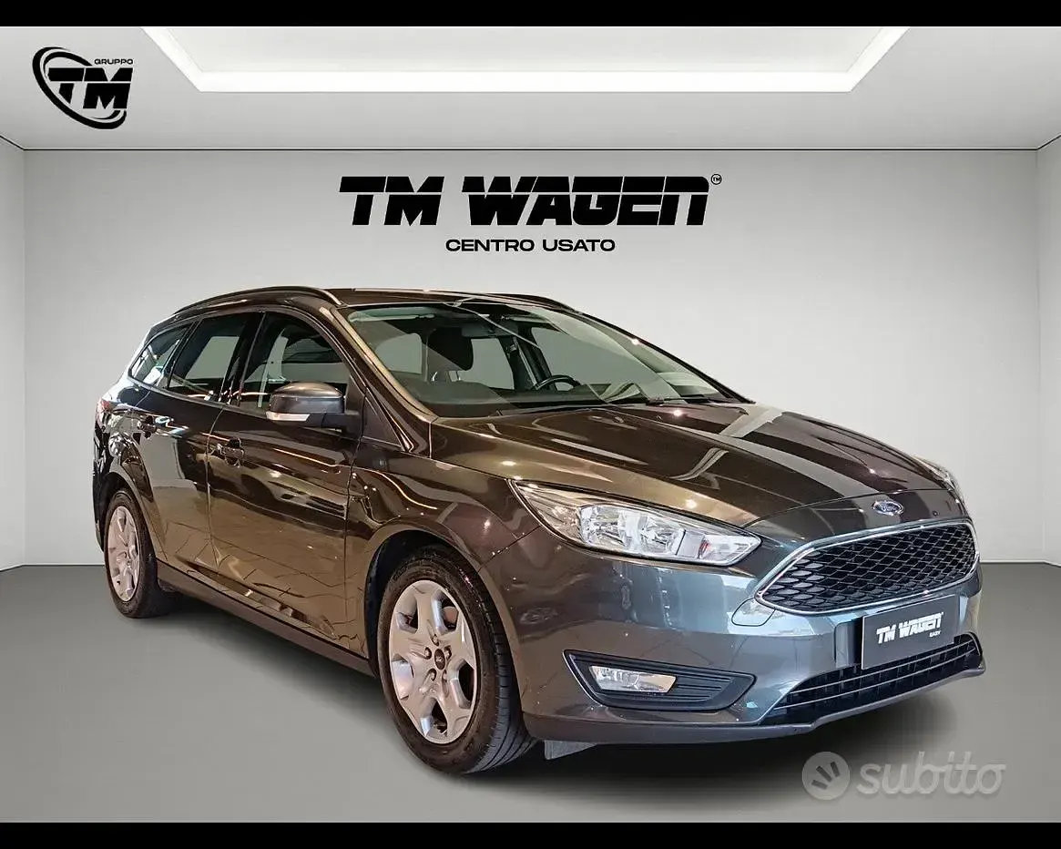 Usata Ford Focus 120 CV (88 kW) 2017 Grigio scuro Station wagon