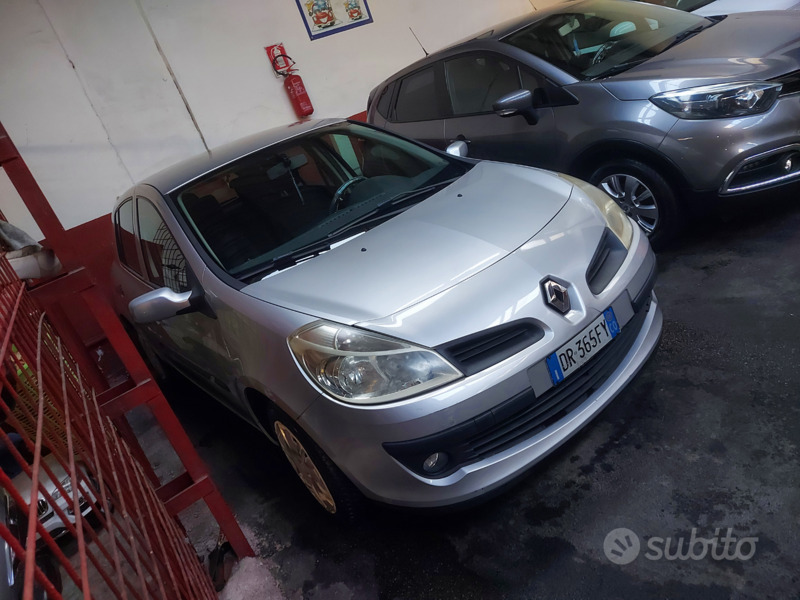 Usato 2008 Renault Clio 1.1 Benzin 65 CV (2.799 €)