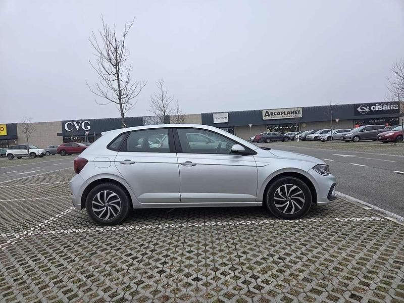 Usata VW Polo Life 95 CV (69 kW) 2022 Grigio Berlina