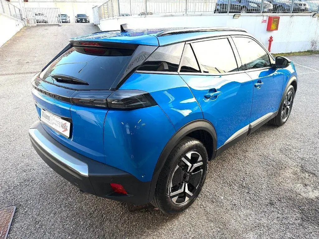 Usata Peugeot 2008 Allure 101 CV (74 kW) 2024 Bluazzurro SUV