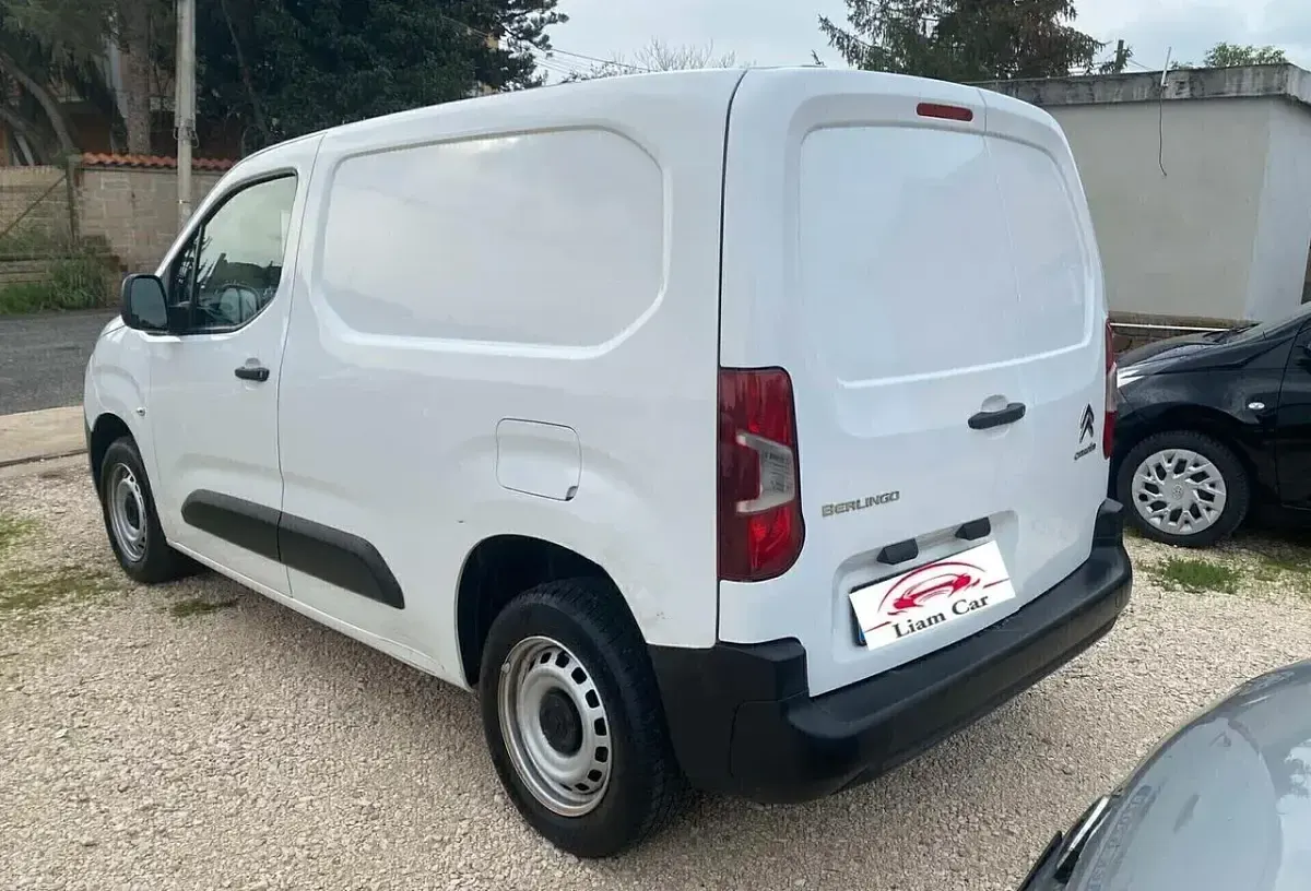 Usata Citroën Berlingo 101 CV (74 kW) 2022 Bianco Monovolume