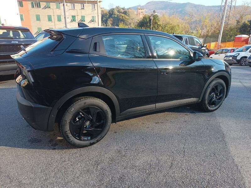 Usata Alfa Romeo Junior 136 CV (100 kW) 2024 Nero metallizzato SUV