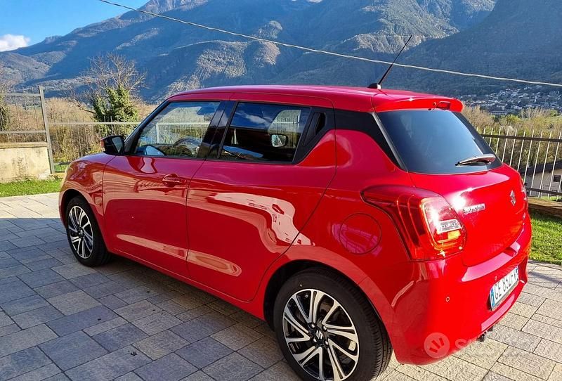 Usata Suzuki Swift 2021 Rosso Berlina