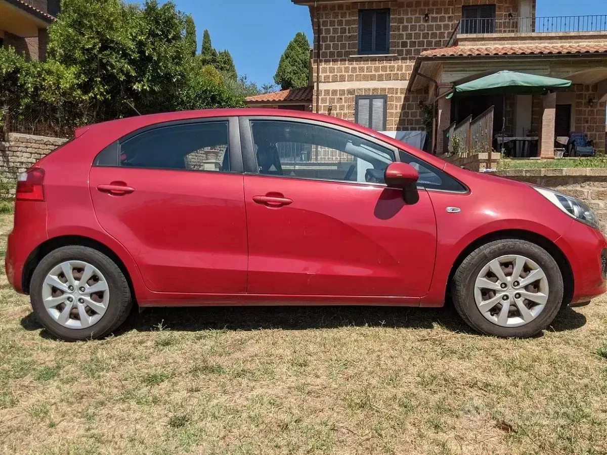 Usata Kia Rio 75 CV (55 kW) 2013 Berlina
