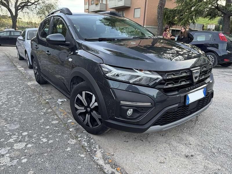 Usata Dacia Sandero Comfort 101 CV (74 kW) 2021 Grigio Berlina