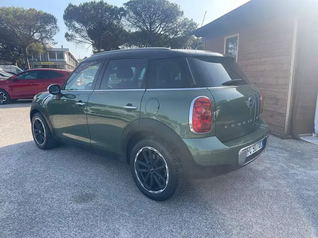 Usata Mini Cooper D Countryman Business 111 CV (81 kW) 2016 Verde SUV