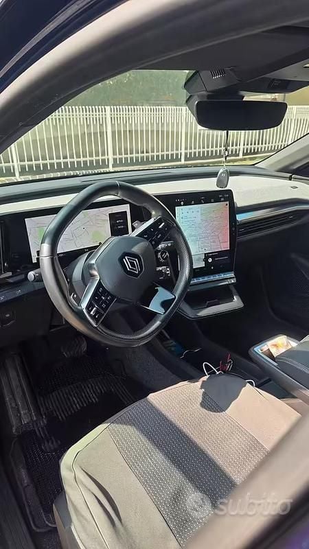 Usata Renault Megane E-Tech 95 kW (130 CV) 2023 Blu Berlina