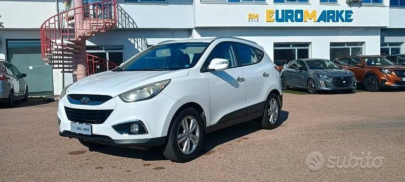 Bianco Usata 2012 Hyundai ix35 Comfort SUV | 5900 € (Molto cara) - Immagine 1/4