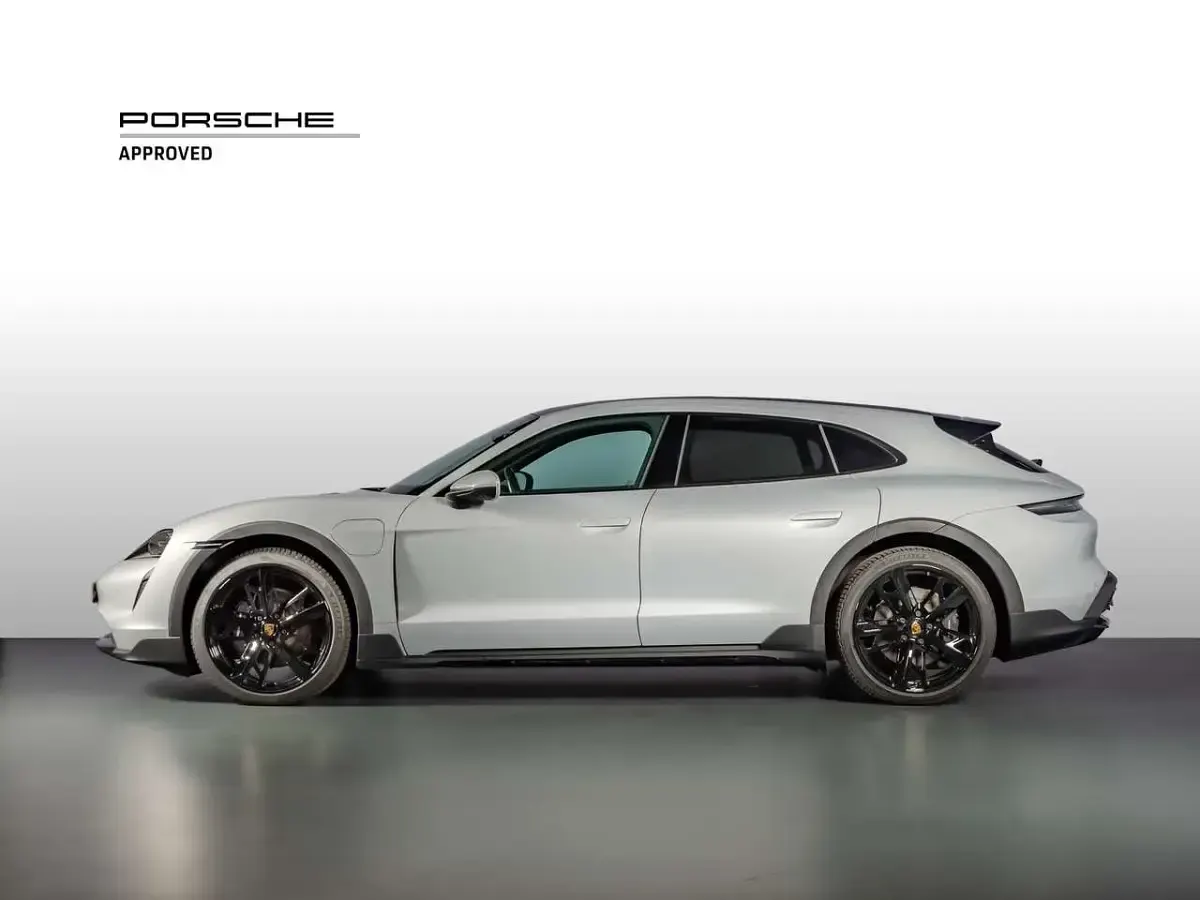 Usata Porsche Taycan Cross Turismo 139 kW (190 CV) 2024 Grigio ghiaccio metallizzato Station wagon