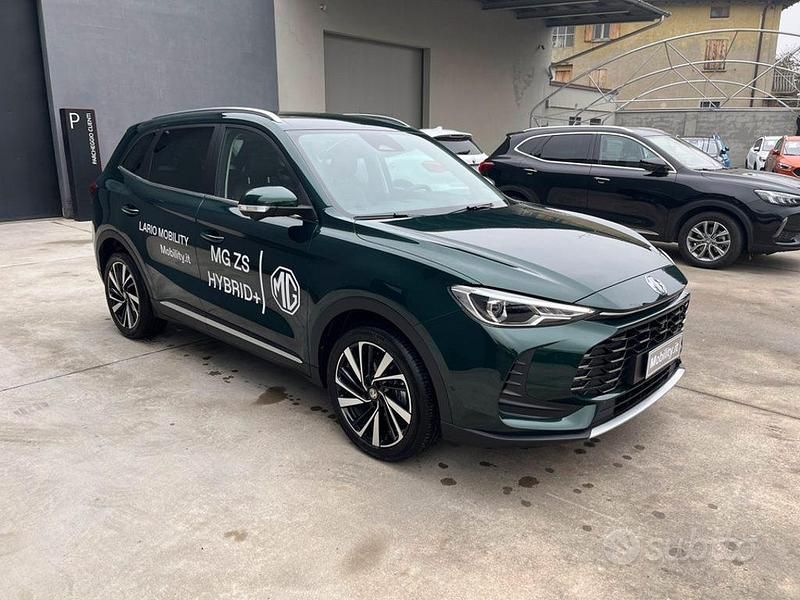 Usata MG ZS Luxury 197 CV (144 kW) 2024 Verde SUV
