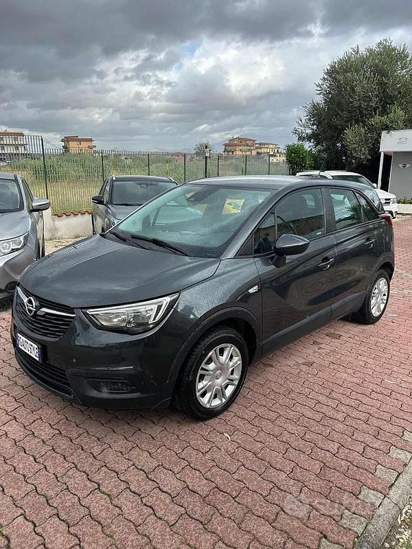 Usata Opel Crossland X 99 CV (72 kW) 2017 Grigio scuro SUV