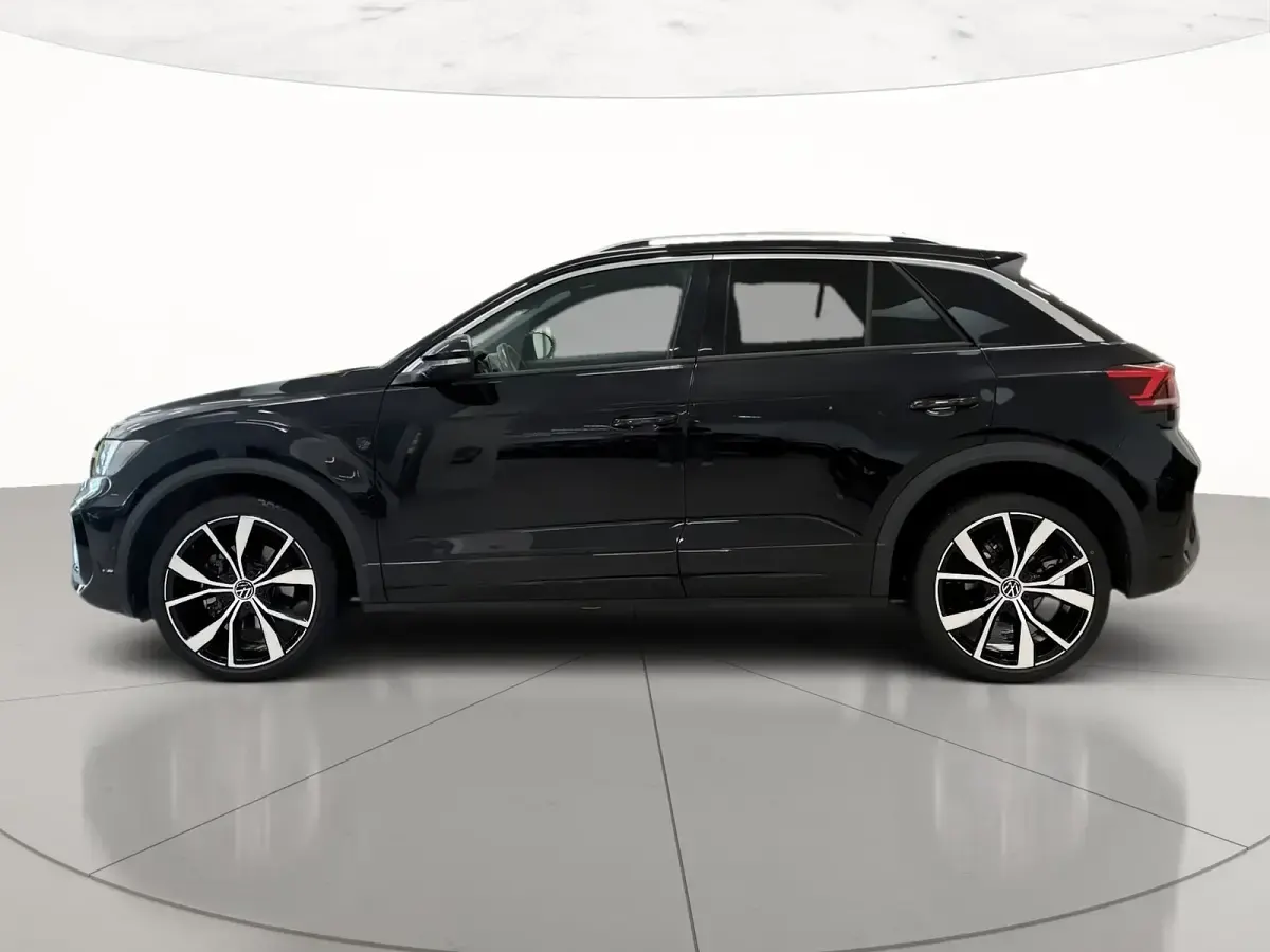 Usata VW T-Roc R-line 150 CV (110 kW) 2023 Deep black perlato SUV