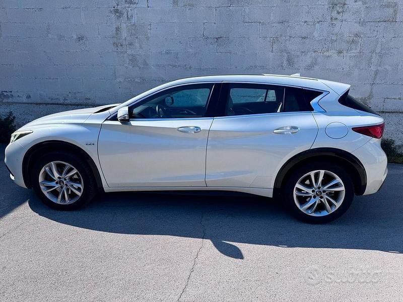 Usata Infiniti Q30 Luxe 170 CV (125 kW) 2019 Bianco Berlina