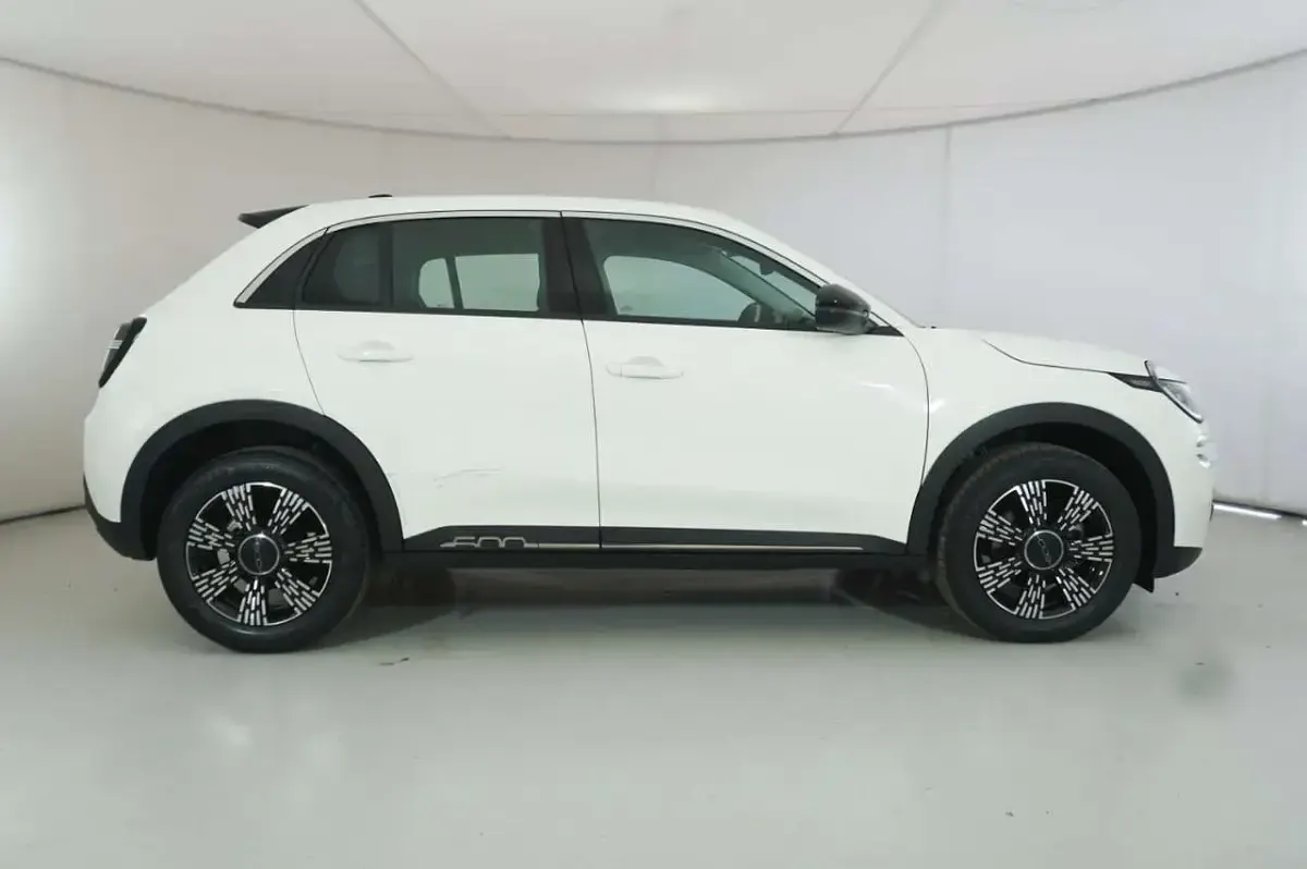 Usata Fiat 600 101 CV (74 kW) 2025 Blu/azzurro SUV
