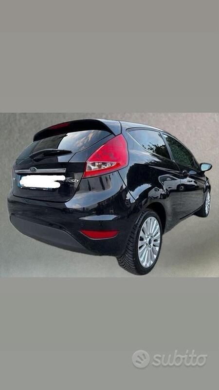 Usata Ford Fiesta 2009 Nero Utilitaria